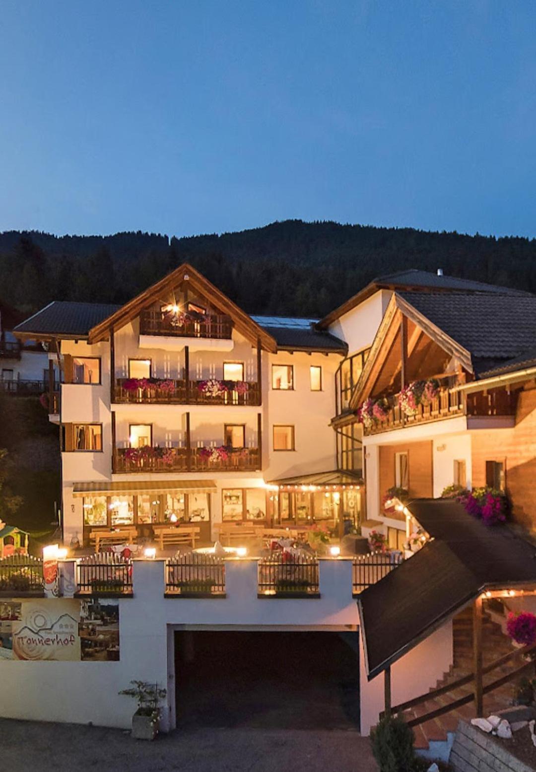 Hotel Tonnerhof Racines Esterno foto