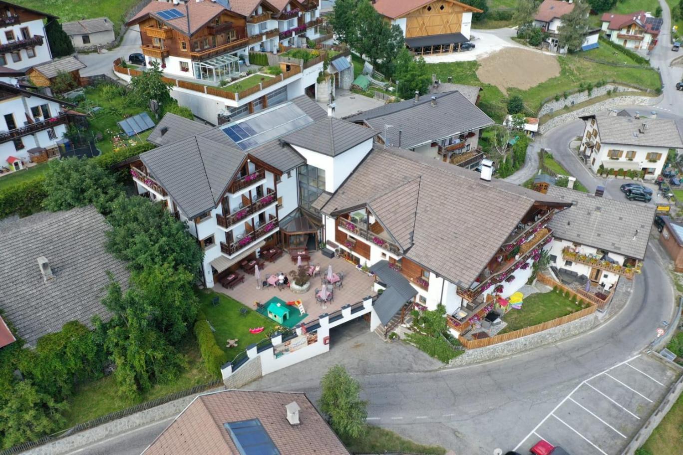 Hotel Tonnerhof Racines Esterno foto