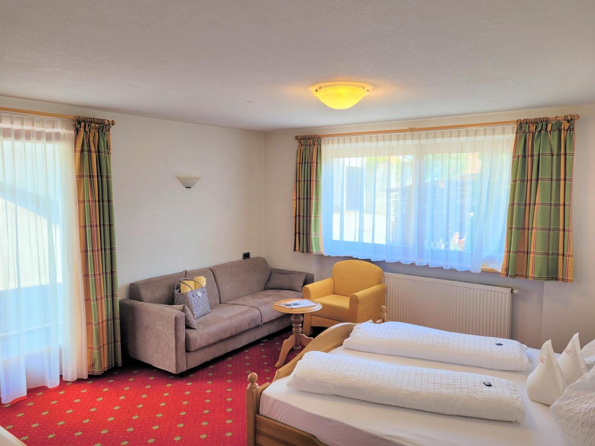Hotel Tonnerhof Racines Esterno foto