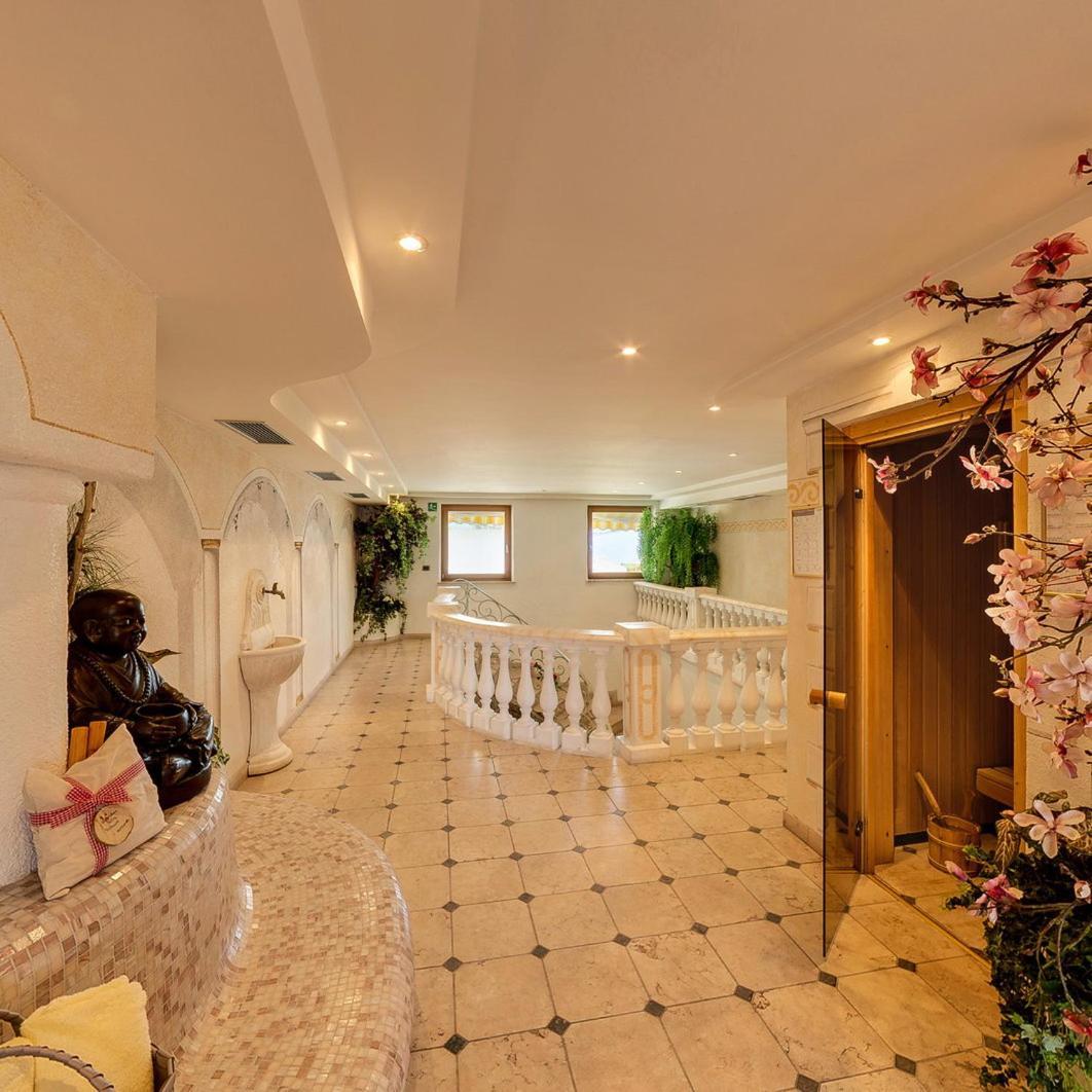 Hotel Tonnerhof Racines Esterno foto
