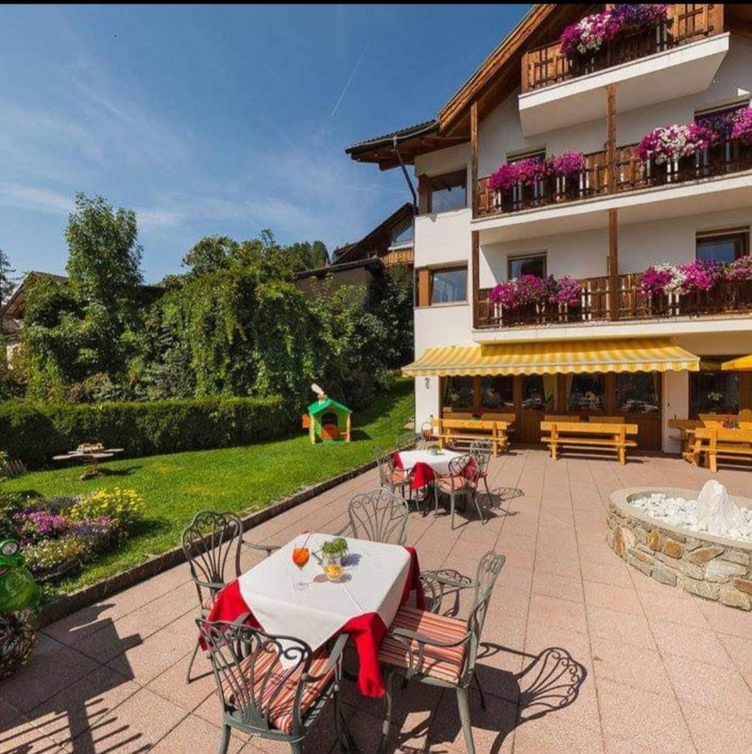 Hotel Tonnerhof Racines Esterno foto